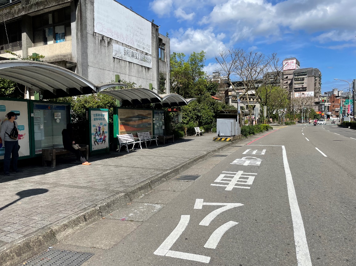 校園右側人行道_改善前_2