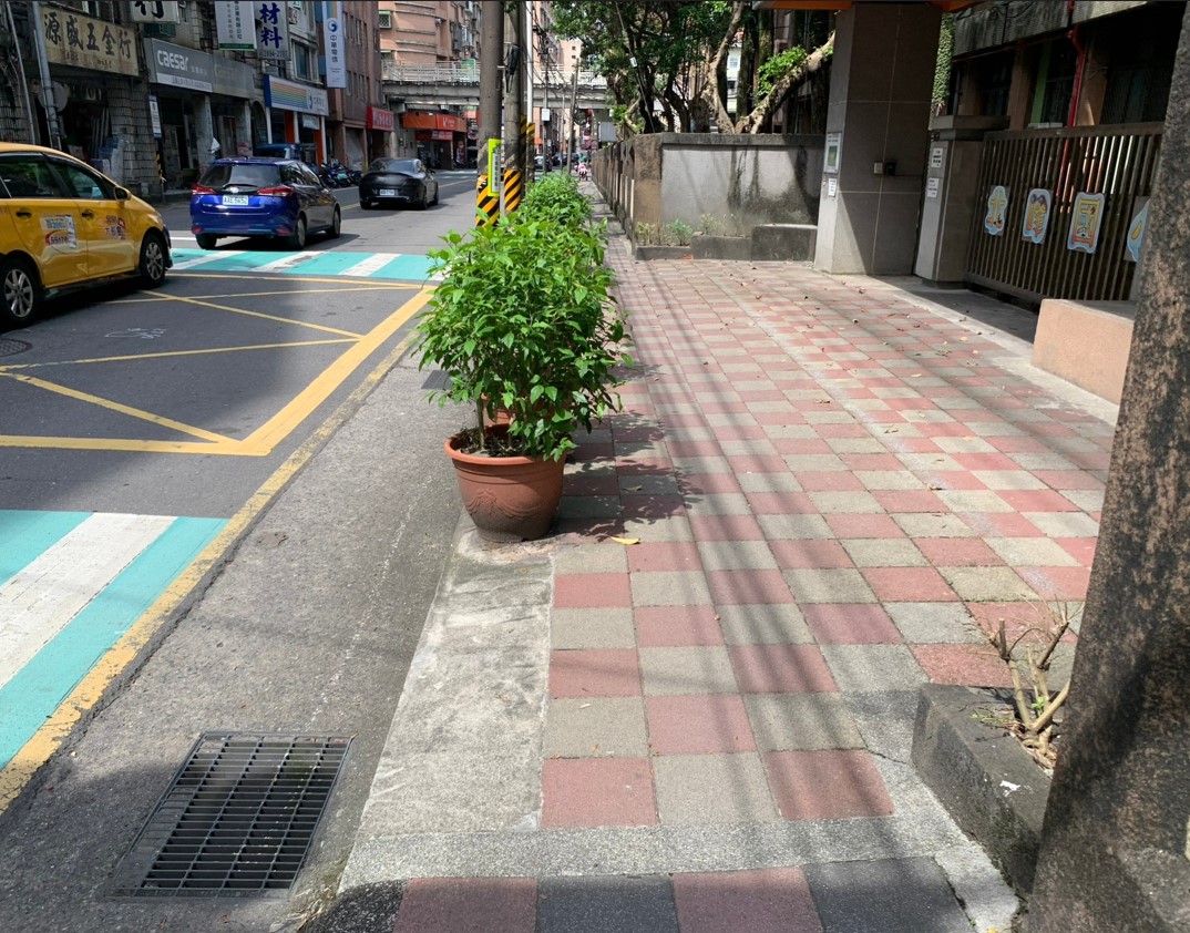 福德一路北峰國小校門口_改善前