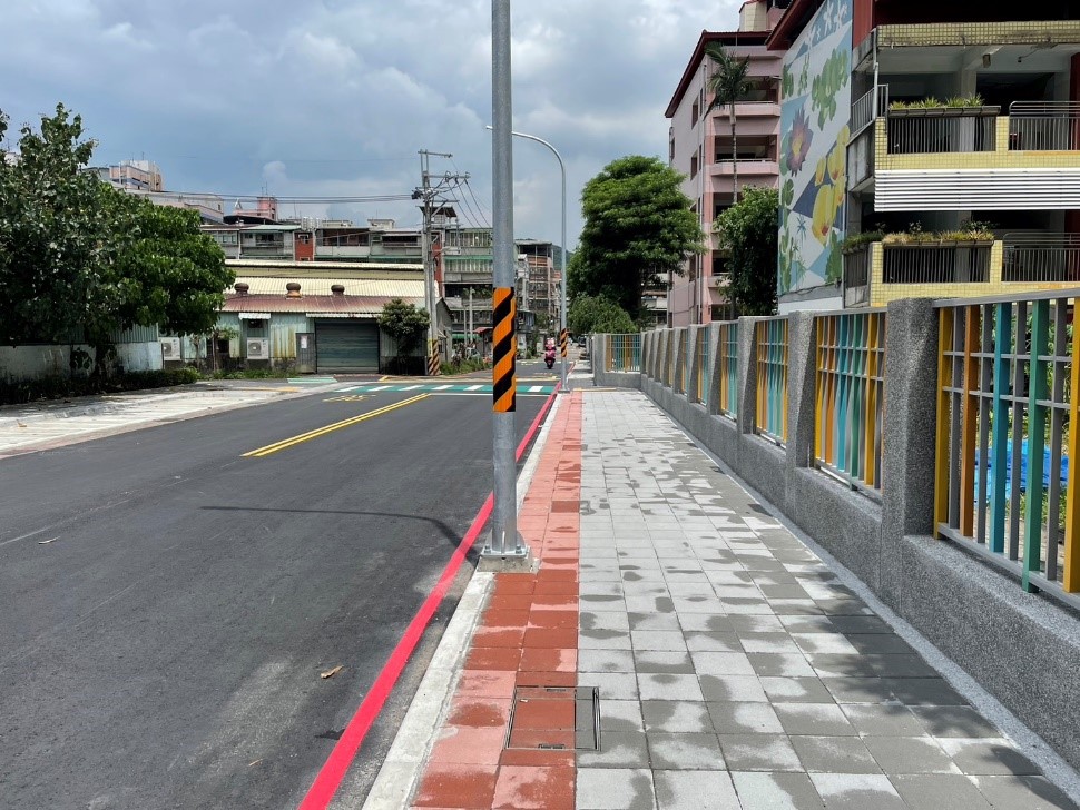 東榮街91巷口-右側校園側2_改善後