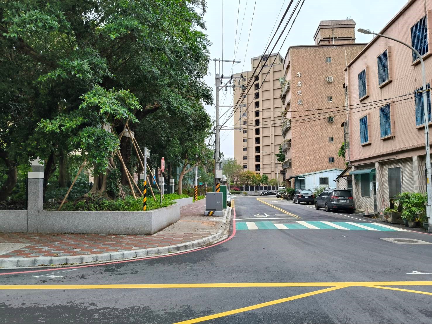 鶯歌高職學校周邊人行道_改善後