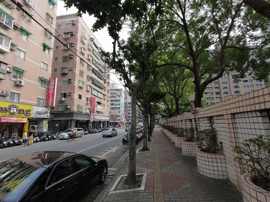 中平路過學校大門後段_改善前