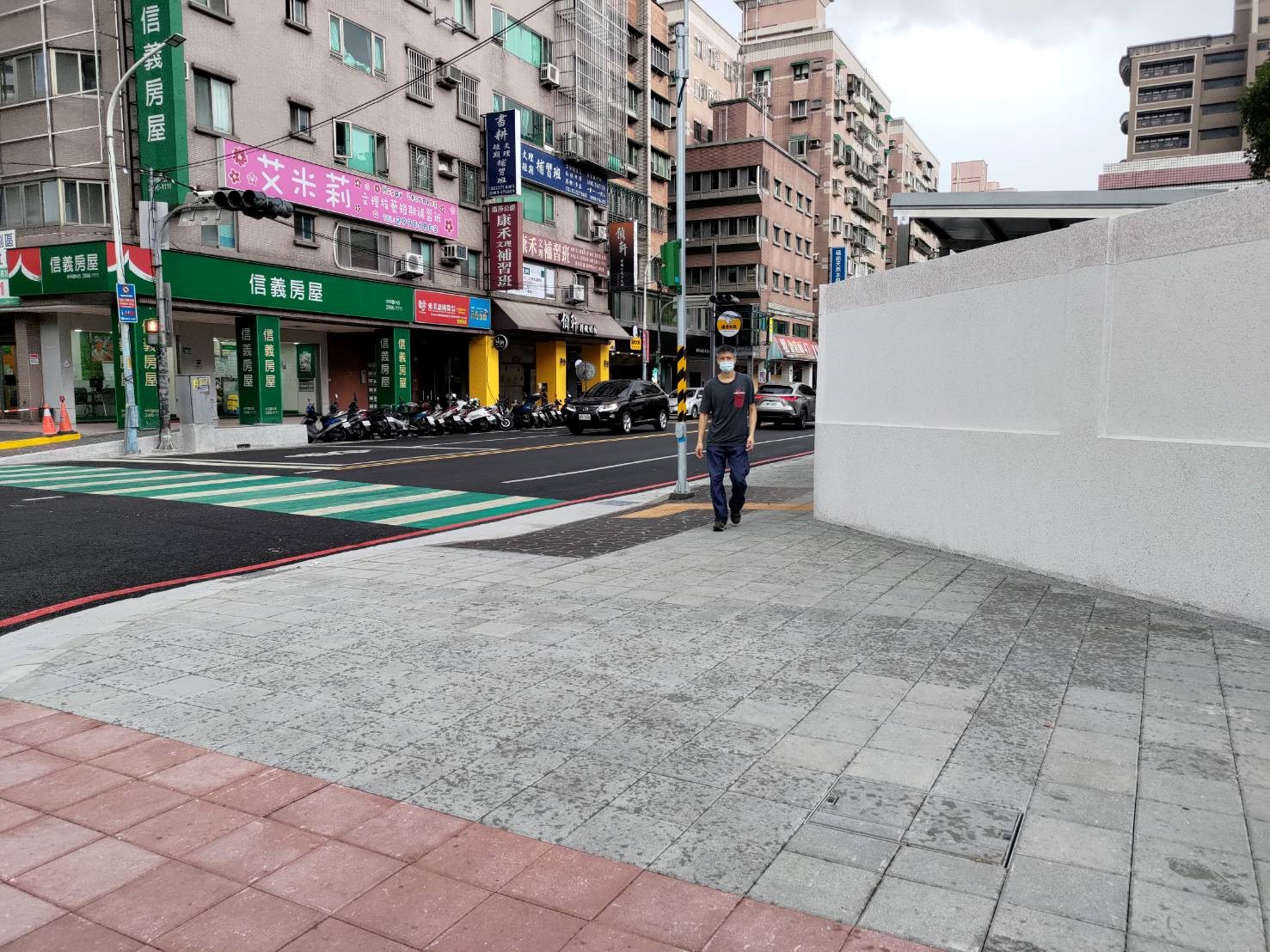 中平路與中原路路口學校側轉角_改善後