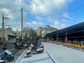 仁愛路64號對面