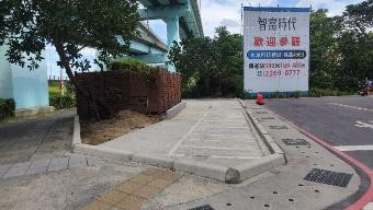 新州路98號對面