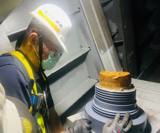新江北橋(上部結構)箱梁內部及吊索錨頭除鏽油漆工程